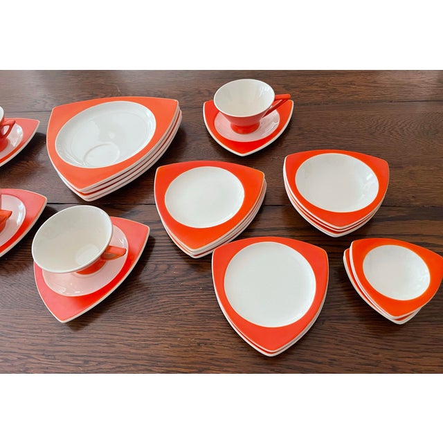 1920s 1920s Art Deco Salem Tricorne Streamline Mandarin Orange Dinnerware Place Setting for 4 - 28 Piece For Sale - Image 5 of 12
