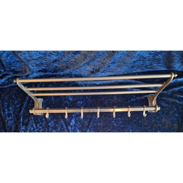 French Art Deco Wall-Mounted Coat Rack in Nickel-Plated Metal, 1930s, in Very Good conditions. Designed 1920 to 1949