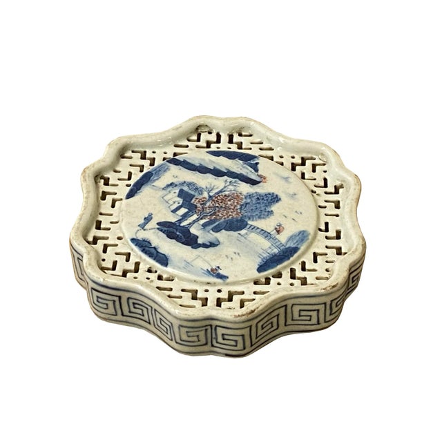 2000 - 2009 Chinese Blue White Scenery Porcelain Coaster Stand Soap Holder For Sale - Image 5 of 5