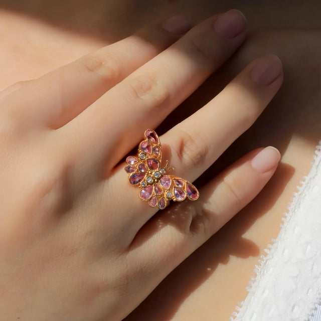 Nina Zhou Jewelry Nina Zhou Butterfly Pink Sapphire Diamond Cocktail Ring in 14k Yellow Gold, size 5 For Sale - Image 4 of 11