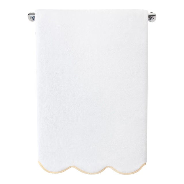 Kassatex x Chairish Scallop Bath Towel, White/Yellow For Sale