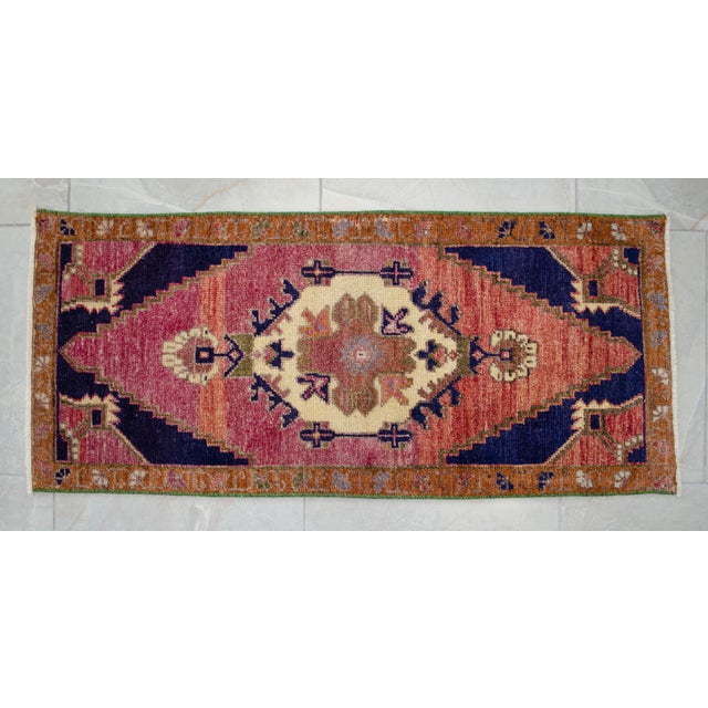 1970s Vintage Hand Knotted Small Rug For Sale - Image 6 of 8