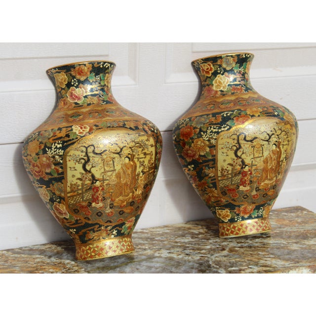 Japanese Pair of Vintage Japanese Royal Satsuma Wall Pocket Vases - Hand-Painted Porcelain Fan-Shaped With Geisha & Floral Motifs For Sale - Image 3 of 18