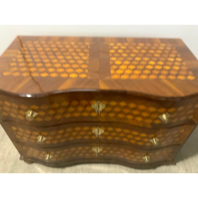 Baroque Chest of Drawers in Walnut with Marquetry, 1760s For Sale - Image 9 of 17