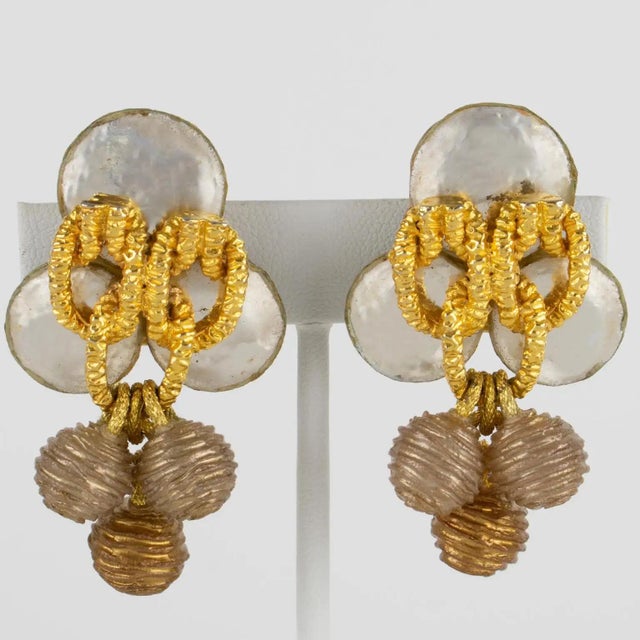 Contemporary Monique Vedie, Line Vautrin School Golden Talosel Resin Clip Earrings For Sale - Image 3 of 9