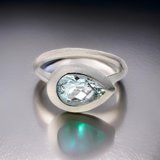 Metal Natural Solitaire Aquamarine Ring Size 6.5 14k W Gold 1.60 Cts Certified For Sale - Image 7 of 10