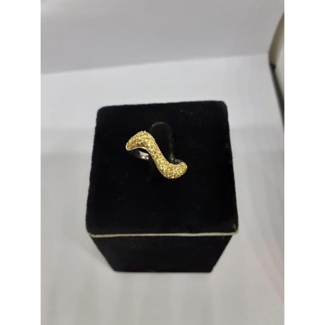 Early 21st Century Natural Yellow Sapphire with 1.39 Carat in 18k Gold For Sale - Image 5 of 6