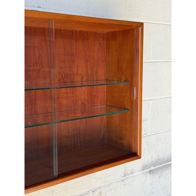 1960s Vintage Danish Teak Wall-Mounted Display Cabinet With Sliding Glass Doors by Cado – Mid-Century Modern For Sale - Image 5 of 9
