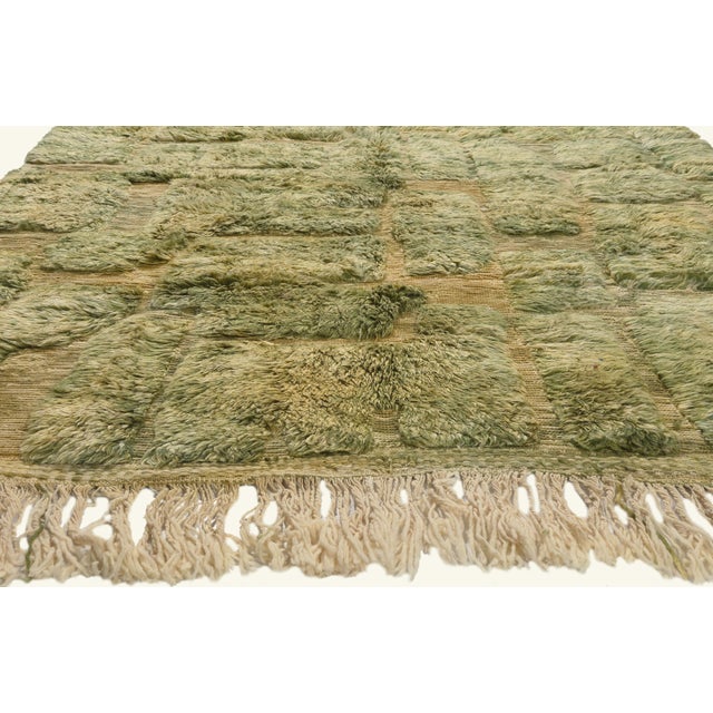 Berber Tribes of Morocco Contemporary Beni Mrirt Moroccan Rug, 06'06 X 09'10 For Sale - Image 4 of 10