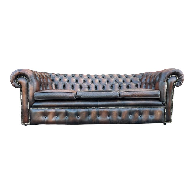 Vintage Chesterfield 3-Seater Sofa in Brown Leather, England, 1980s For Sale - Image 3 of 9