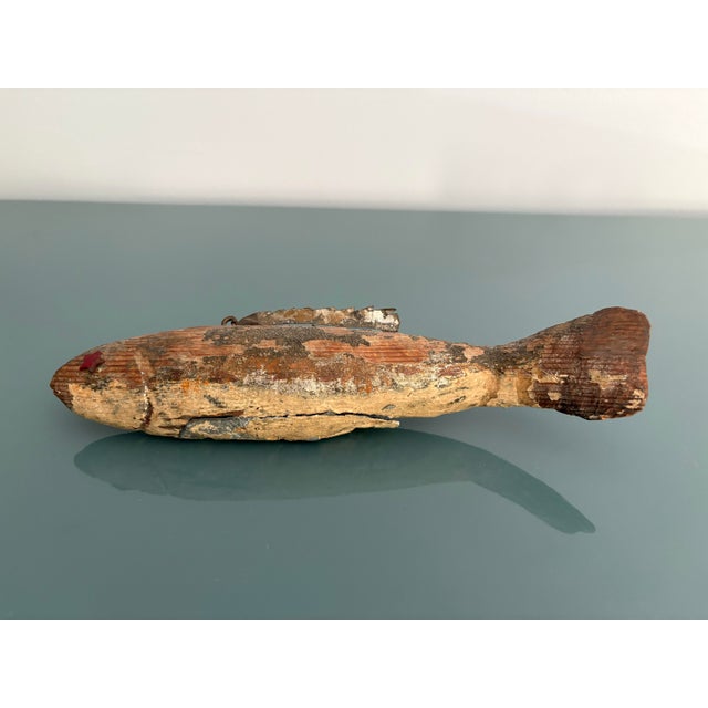 Early 20th Century Folk Art Group of Vintage Fish Decoys- Set of 4 For Sale - Image 5 of 10