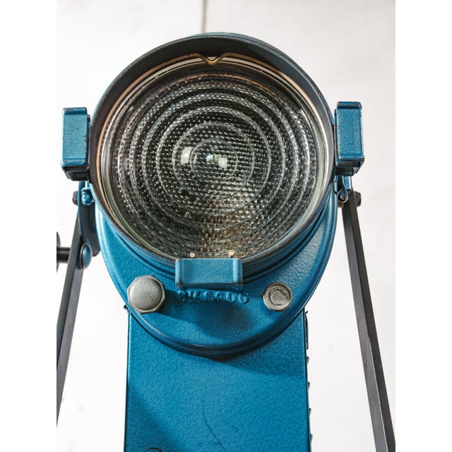Vintage Industrial Theater Spotlight Floor Lamp from A.E. Cremer, 1950s For Sale - Image 12 of 17