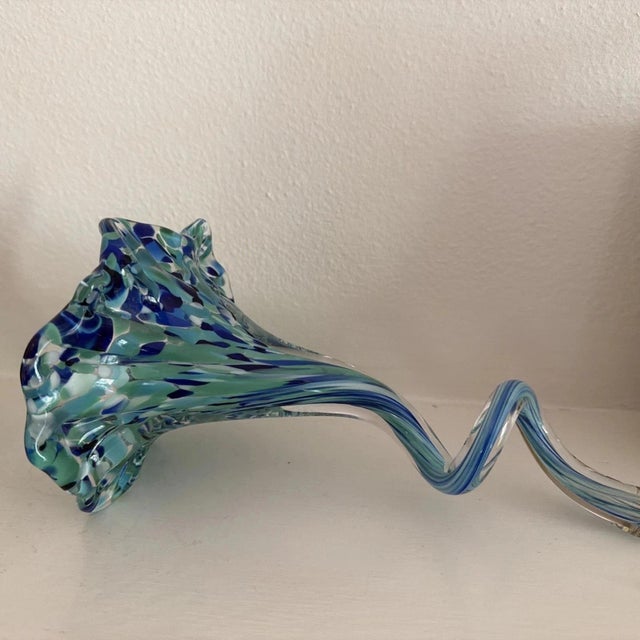 1990s Hand Blown Murano Style Glass Flower Green Blue Confetti Style & Curled Stem For Sale - Image 5 of 5