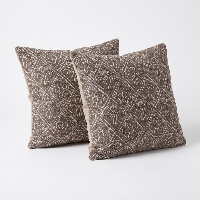 Mid-Century Modern Turkish Kilim Pillow Cover 24'' X 24'' - Set of Two For Sale - Image 3 of 4