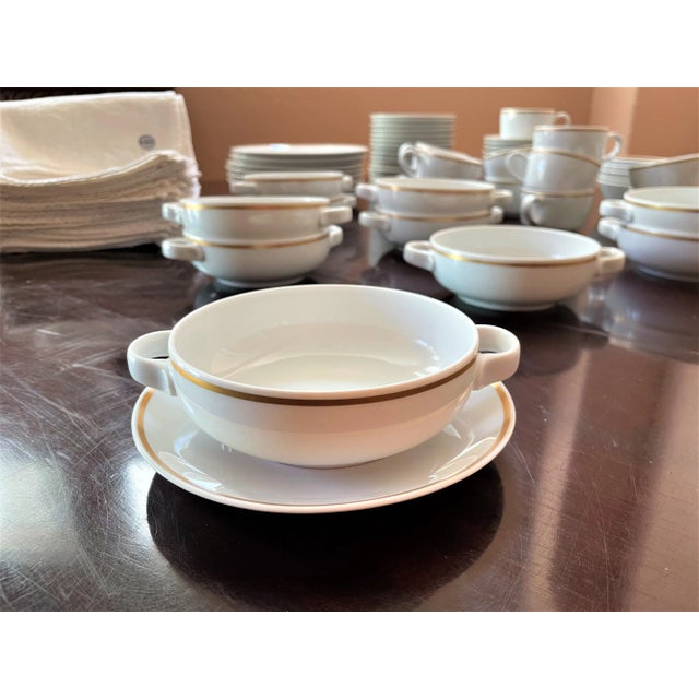 McM: Pan Am Airline's First-Class China Service for Trans-Atlantic Flights - 69 Piece Set For Sale - Image 4 of 11