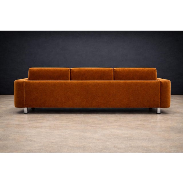 “Pullman” Sofa in Burnt Caramel Mohair With Brazilian Rosewood Buttons by Jorge Zalszupin for L’Atelier, Brazil, 1970s For Sale - Image 16 of 16