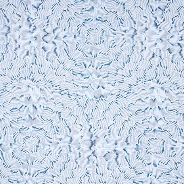 Sample - Schumacher x Celerie Kemble Feather Bloom Wallpaper in Blue For Sale