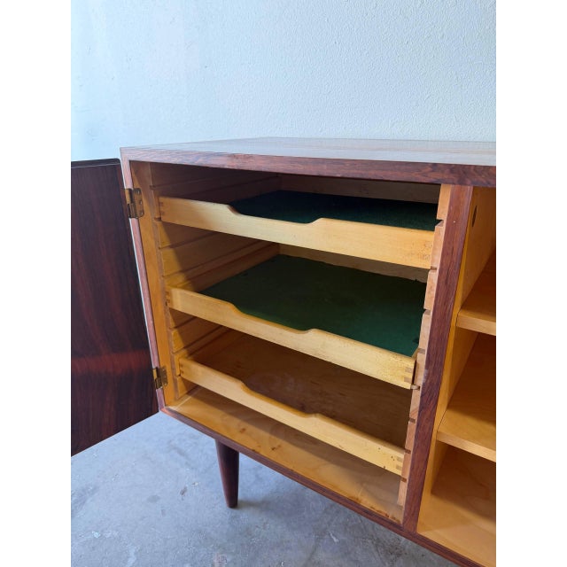 1960s Mid Century Danish Rosewood Sideboard by Poul Hundevad – Vintage Scandinavian Storage Cabinet For Sale - Image 5 of 10
