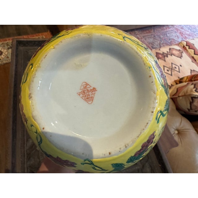 Ceramic Pair of Vintage Chinese Ginger Jars- Yellow Grapevine For Sale - Image 7 of 12