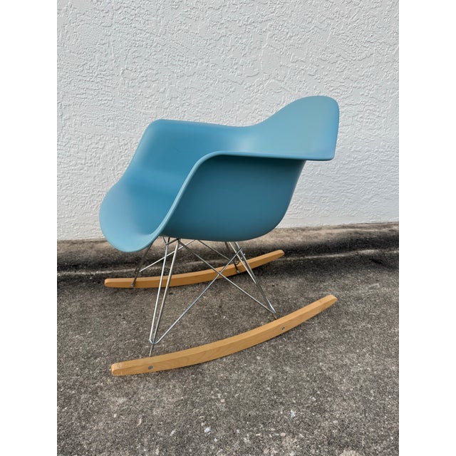 Mid-Century Modern Eames Rocking Chair by Charles and Ray Eames for Herman Miller | Mid Century Modern Rar Chair | Molded Plastic Rocker For Sale - Image 3 of 12