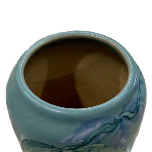 Weller Pottery 1920s Weller Pottery Hudson Ware Matte Glaze Botanical Vase – Signed Naomi Walch For Sale - Image 4 of 6