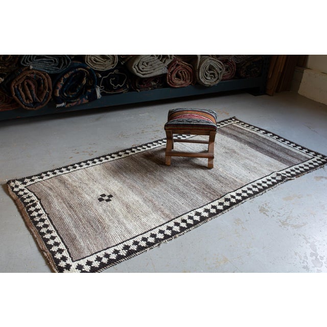 ✂ - - - - - m e a s u r e m e n t s: 3’4” x 6’8”, 101.6cm x 203.2cm , 9.25 LBS C O L O R S Base: taupe with hint of...