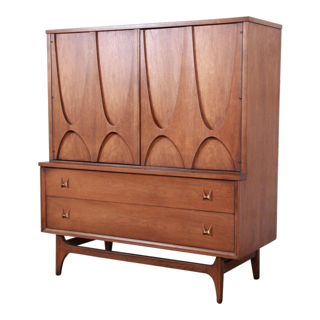 Broyhill Brasilia Mid-Century Modern Sculpted Walnut Gentleman's Chest