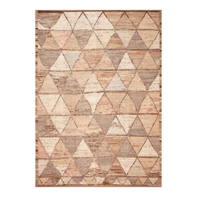 Nazmiyal Collection Contemporary Geometric Rug For Sale