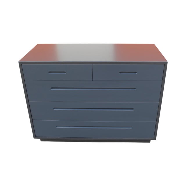 1960s 1960s Pair of Mid-Century Modern Chest of Drawers by Dunbar – Restored in Two-Tone Gray Satin Finish For Sale - Image 5 of 12