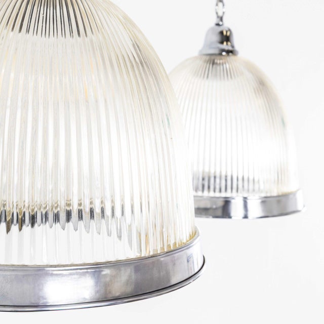 Silver Vintage Prismatic and Chrome Lamps, 1970s, Set of 2 For Sale - Image 8 of 9