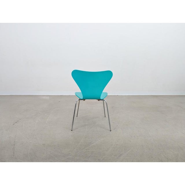 Fritz Hansen Series 7 Chair by Arne Jacobsen for Fritz Hansen For Sale - Image 4 of 16