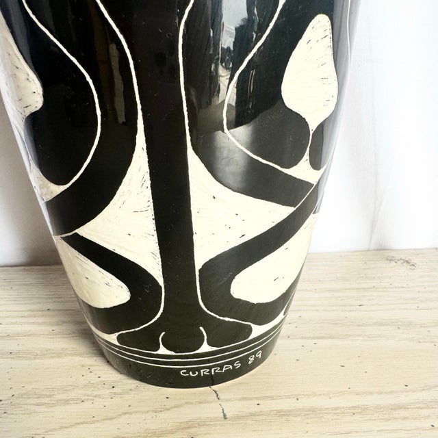 Vintage 1989 Black & White Sgraffito Pottery Vase by the Curras Brothers For Sale - Image 4 of 8