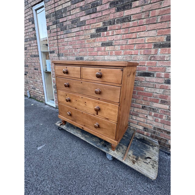19th Century English Pine Chest of Drawers For Sale In Nashville - Image 6 of 13