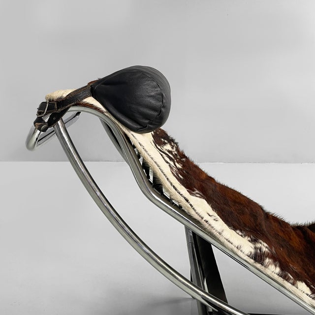 Metal Italian Modern LC4 Chaise Lounge by Le Corbusier, Pierre Jeanneret and Charlotte Perriand for Cassina, 1970s For Sale - Image 7 of 18