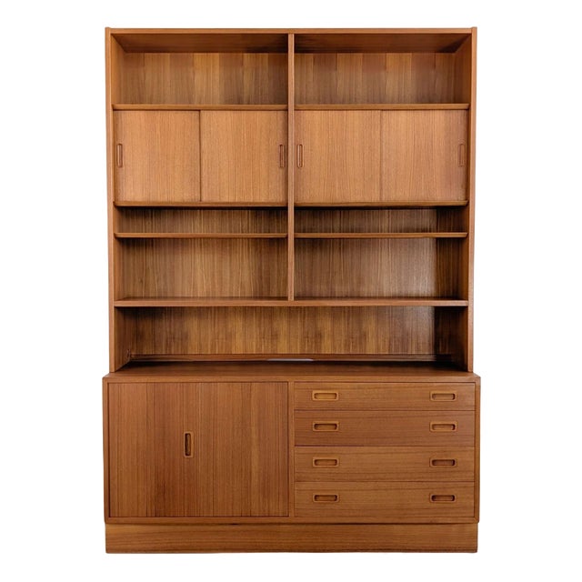 Mid-Century Danish Teak Bookcase by Poul Hundevad for Hundevad & Co. For Sale