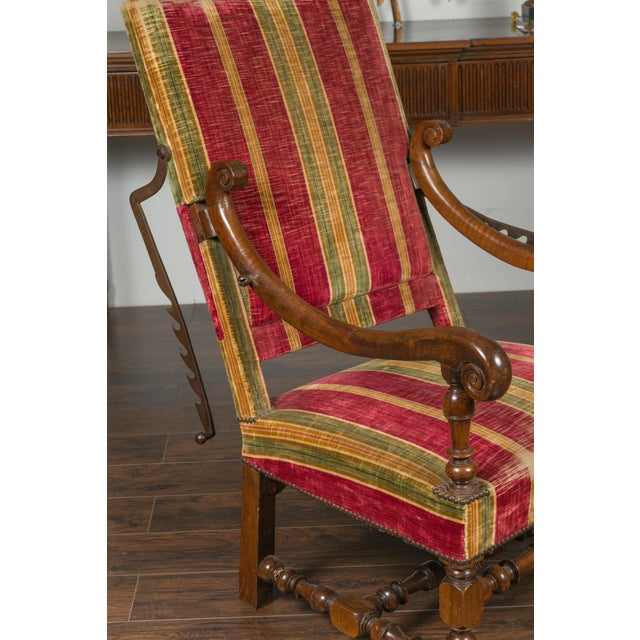 French Louis XIV Style 19th Century Reclining Armchair with Turned Base For Sale - Image 4 of 12