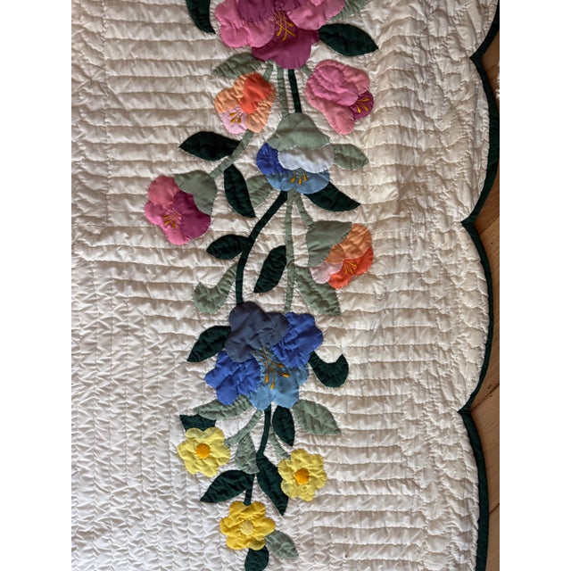 Vintage 1940s Hand Sewn Floral Quilt For Sale - Image 4 of 5