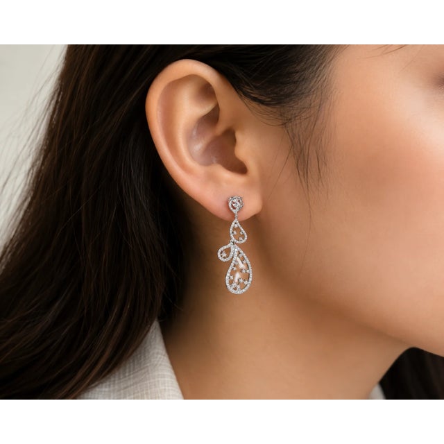 Art Deco 14K White Gold Diamond Hanging Drop Dangle Filigree Earrings For Sale - Image 3 of 3
