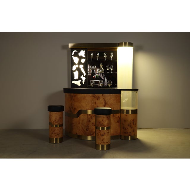 1970s Italian Burl Wood Cocktail Bar with Illuminated Back and Stools, 1970s, Set of 3 For Sale - Image 5 of 18