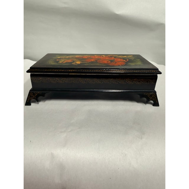 1980s Hand-Painted Russian Lacquered Box With Horse and Sleigh Design For Sale - Image 5 of 12