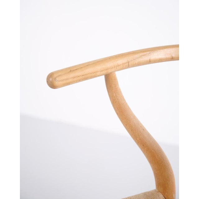Model CH24 Wishbone Chairs in Oak by Hans J. Wegner and Carl Hansen, 1960s, Set of 4 For Sale - Image 8 of 14