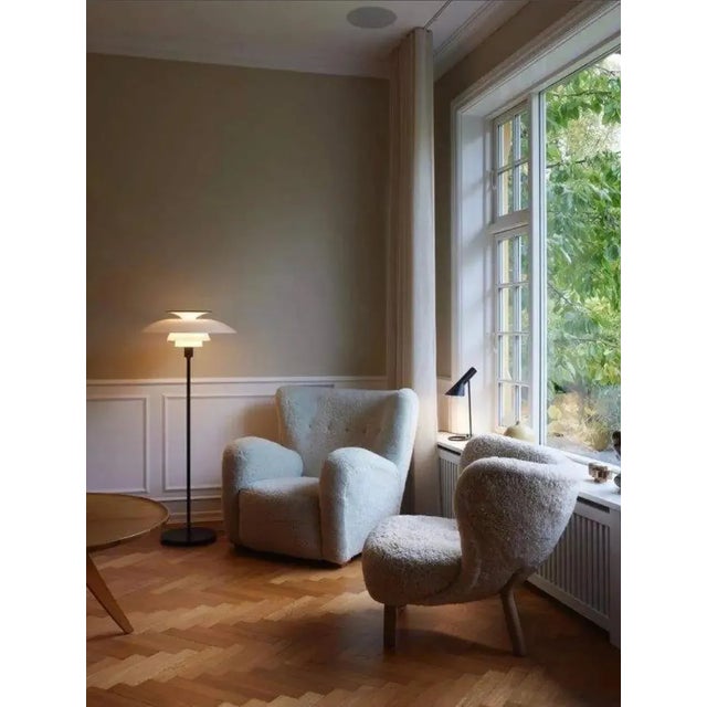 Mid-Century Modern Poul Henningsen 'Ph 80' Floor Lamp for Louis Poulsen in Black and White For Sale - Image 3 of 11