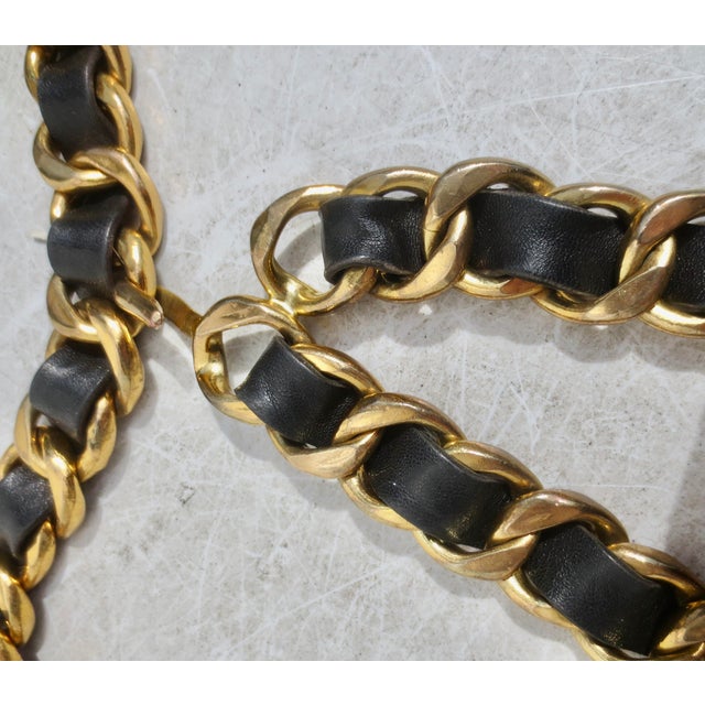 Chanel Leather and Chain Belt Circa 1993 For Sale In New York - Image 6 of 10