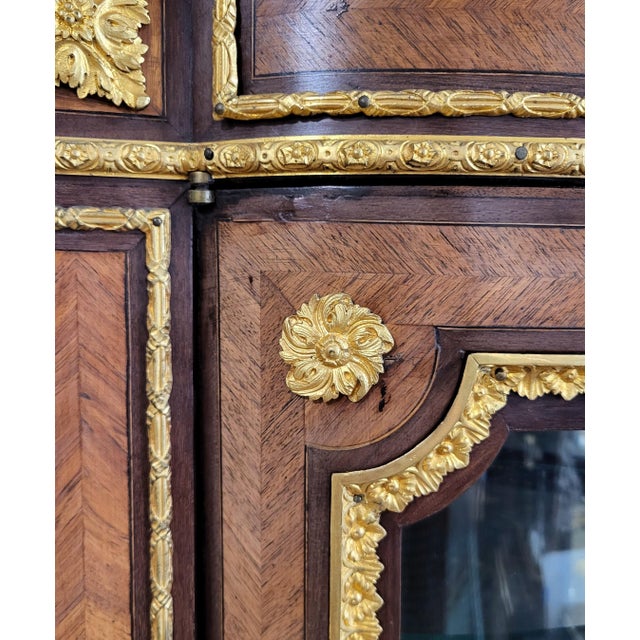 Antique French Bronze Mounted & Inlaid Corner Curio Cabinet Vitrine For Sale - Image 13 of 18