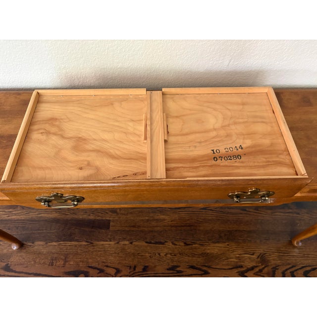 Queen Anne Vintage Ethan Allen Heirloom Solid Maple Sofa Console Table For Sale - Image 3 of 11