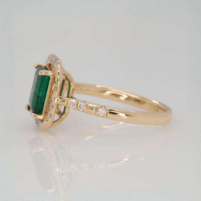 2020s 1.6Ct Aaa Zambian Emerald Ring With Natural Diamonds Accents: Solid 14k Gold, Size 6.75 For Sale - Image 5 of 8