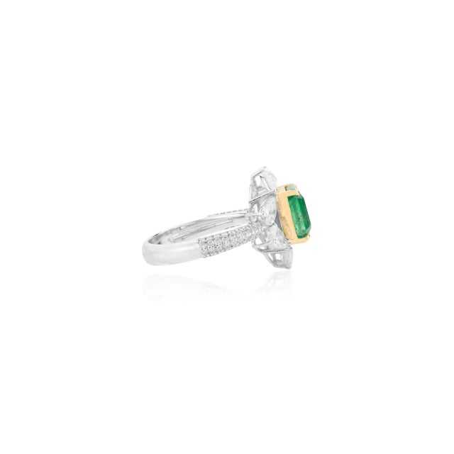 Not Yet Made - Made To Order Statement Natural Square Cut Emerald Cocktail Ring in 18k Gold Size 7 For Sale - Image 5 of 12
