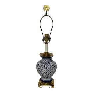 Vintage Late 20th Century Chinoiserie Blue and White Lamp With Brass Base, Top and Finial For Sale