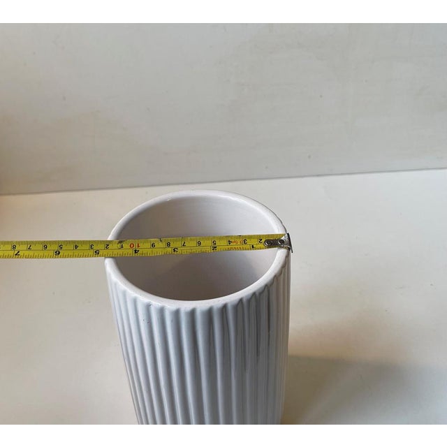 Ceramic Art Deco Fluted White Ceramic Vase by L. Hjorth, 1940s For Sale - Image 7 of 10