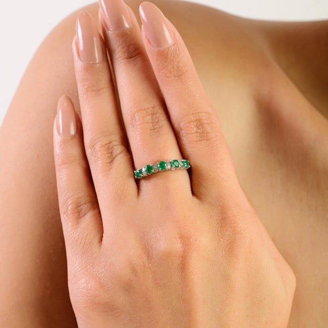 Half Eternity 0.58 CTW Emerald & Diamond Alternating Stackable Band Ring for Women - Size 8.5 For Sale - Image 4 of 11